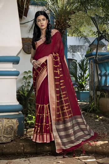Look Attractive Wearing This Saree Paired With Contras Colored Blouse.  This Heavy Designer Saree Is Linen Silk Based Which Gives A Rich Look To Your Personality. Buy This Pretty Saree Now.