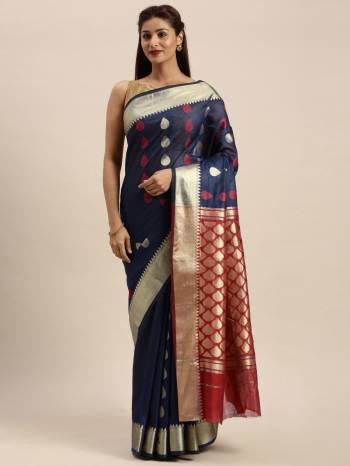 Adorn The Pretty Angelic Look Wearing This Heavy Designer Saree In Color Paired With Contrasting Colored Blouse. This Saree Is Fabricated On Handloom Wevon Cottn Paired With Blouse. Its Pretty Color Pallete Will Give An Attractive Look To Your Personality. 