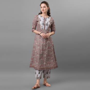 Grab This Readymade Long Kurti With Pant In Fine Color Fabricated On Cotton Mal  Beautified With Printed. It Is Light In Weight And Easy To Carry All Day Long. 