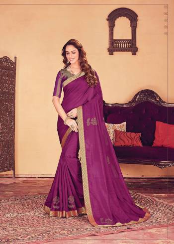 Celebrate This Festive Season In This Saree Paired with Blouse. This Saree Are Vichitra Silk and Blouse Are Jacquard Based Beautified With Detailed Swaroski Butta In Saree. 