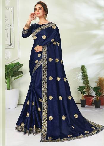 Celebrate This Festive Season In This Saree Paired with Blouse. This Saree Are Vichitra Silk and Blouse Are Art Silk Based Beautified With Detailed Embroidery Butta With Broket Border. 