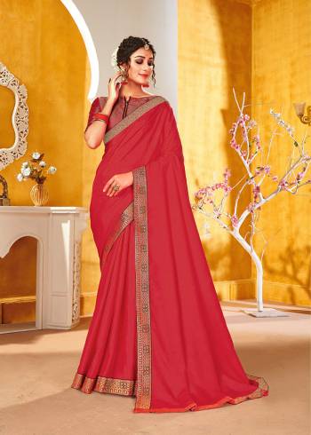 Adorn The Pretty Angelic Look Wearing This Designer Broket Border And Blouse Saree In Pink Color Paired With Pink Colored Blouse. This Saree Is Fabricated On Vichitra Silk Paired With Broket Fabricated Blouse. Its Pretty Color Pallete Will Give An Attractive Look To Your Personality. 