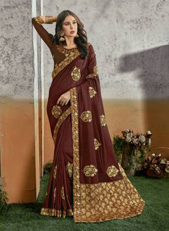 Look Attractive Wearing This Pistel Colored Saree Paired With Maching Colored Blouse.  This Heavy Designer Saree Is Banarasi Pallu & Vichitra Silk Based Which Gives A Rich Look To Your Personality With Embroidery Work Blouse. Buy This Pretty Saree Now.