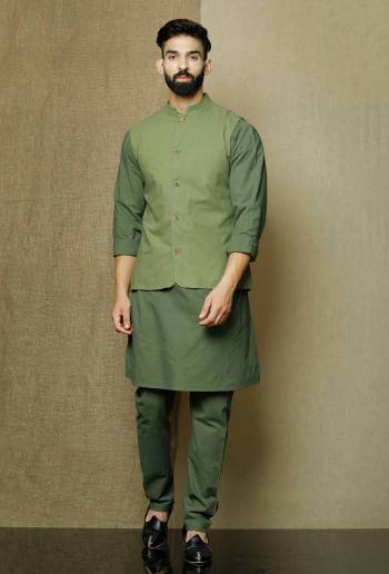 Here Is A Rich And Decent Looking Readymade Pair Of Men's Kurta Pyjama With Jacket. This Kurta And Pyjama Are Fabricated On Cotton Paired With Cotton Fabricated Jacket. Buy This Pair For The Upcoming Wedding And Festive Season. 

