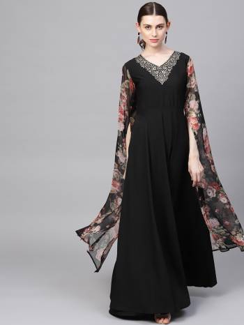 Grab This Readymade Long Kurti In Black Color Fabricated On Crepe & Chiffon Beautified With Designer A-Line Kurta With Exaggeratrd Sleeves. It Is Light In Weight And Easy To Carry All Day Long. 