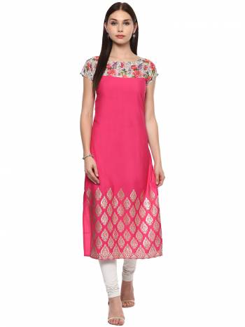 Grab This Readymade Long Kurti In Pink Color Fabricated On Crepe Beautified With Metallic Print Digital Kurta. It Is Light In Weight And Easy To Carry All Day Long. 