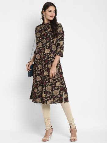 Grab This Readymade Long Kurti In Fine Color Fabricated On Cotton Beautified With Printed. It Is Light In Weight And Easy To Carry All Day Long. 