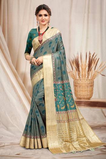 You Will Definitely Earn Lots Of Compliments Wearing This Designer Saree In English Color. This Saree Is South Cotton With Wevon Jari Pallu Based Beautified With Floral Prints. Buy This Saree Now.