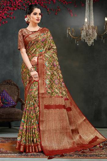 Grab This Pretty Elegant Looking Designer Saree In Fine Color Paired With Contrasting Colored Blouse. This Saree And Blouse Are Georgette Silk Based Beautified With Weaving Jacquard Pallu And Boddy With Printed. Buy Now.