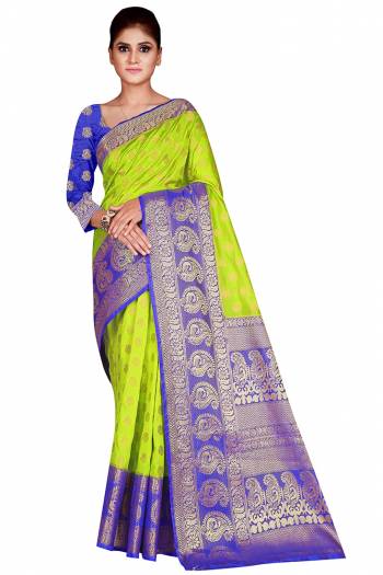 Look Attractive Wearing This Colored Saree Paired With Contrasted Colored Blouse.  This Heavy Weving Designer Saree Is Nylon Silk Based Which Gives A Rich Look To Your Personality. Buy This Pretty Saree Now.
