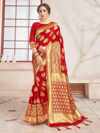 The Pretty Angelic Look Wearing This Heavy Designer Wevon Saree In Red Color Paired With Blouse. This Saree Is Fabricated On Banarasi Silk Paired With Banarasi Silk Fabricated Blouse. Its Pretty Color Pallete Will Give An Attractive Look To Your Personality. 