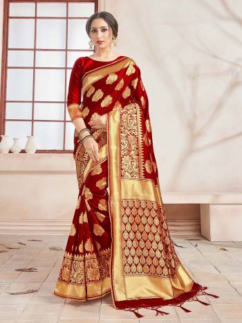 The Pretty Angelic Look Wearing This Heavy Designer Wevon Saree In Maroon Color Paired With Blouse. This Saree Is Fabricated On Banarasi Silk Paired With Banarasi Silk Fabricated Blouse. Its Pretty Color Pallete Will Give An Attractive Look To Your Personality. 