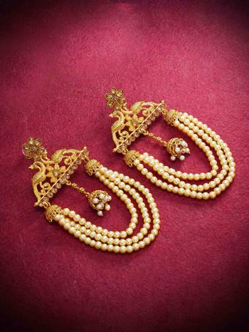 Give An Enhanced Look To Your Personality By Pairing Up This Beautiful Earring Set With Your Ethnic Attire. This Pretty Set Is In Rose Gold Color Beautified With Kundan Work. Buy Now.