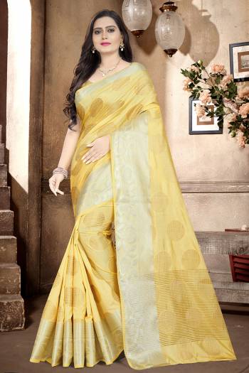 Garb The Pretty Angelic Look Wearing This Heavy Designer Wevon Jacquard Work Saree In Fine Color Paired With Blouse. This Saree Is Fabricated On Banarasi Silk Paired With Banarasi Silk Fabricated Blouse. Its Pretty Color Pallete Will Give An Attractive Look To Your Personality. 