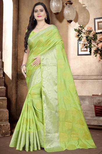 Garb The Pretty Angelic Look Wearing This Heavy Designer Wevon Jacquard Work Saree In Fine Color Paired With Blouse. This Saree Is Fabricated On Banarasi Silk Paired With Banarasi Silk Fabricated Blouse. Its Pretty Color Pallete Will Give An Attractive Look To Your Personality. 