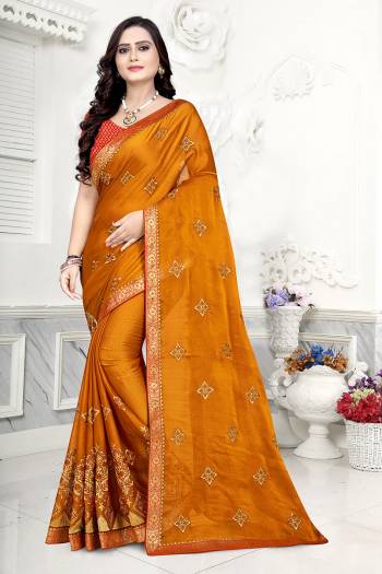 This Festive And Wedding Season In This Very Pretty Colored Designer Saree Paired With Contrasting Colored Blouse. This Saree Are Two Tone Chiffon and Blouse Are Banarasi Silk Based Beautified With Detailed Heavy Jari Embroidery Work. 