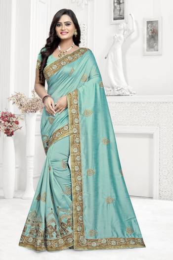 This Festive And Wedding Season In This Very Pretty Colored Designer Saree Paired With Blouse. This Saree Are Two Tone Vichitra Silk and Blouse Are Vichitra Silk Based Beautified With Detailed Heavy Jari Embroidery Work. 