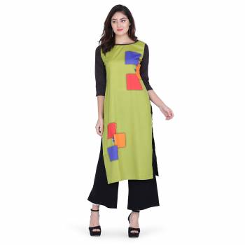 Grab This Readymade Long Kurti In Fine Color Fabricated On Crepe Beautified With Printed. It Is Light In Weight And Easy To Carry All Day Long. 