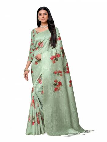 Celebrate This Festive Season In This Very Pretty Light Colored Designer Saree Paired With Blouse. This Saree and Blouse Are Art Silk Based Beautified With Detailed Wevon Rapier Jacquard With Digital Printed. 