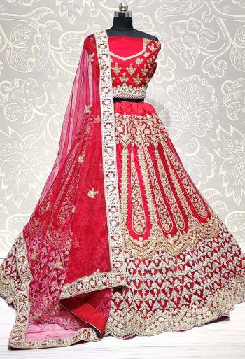 Garb This Heavy Designer Lehenga Choli In All Over Color. This Heavy Embroidered Lehenga Choli Is Net Based Paired With Soft Net Fabricated Dupatta, It Is Beautified With Lovely Detailed Embroidery And Diamond Giving An Attractive Look.