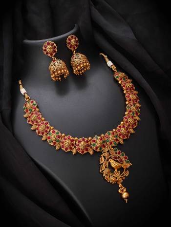 Give An Enhanced Look To Your Personality By Pairing Up This Beautiful Necklace Set With Your Ethnic Attire. This Pretty Set Is In Copper Color Beautified With Kundan Work. Buy Now.