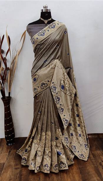 Garb This Pretty Angelic Look Wearing This Weving Jacquard Designer Saree In Fine Color Paired With Blouse. This Saree Is Fabricated On Soft Silk Paired With Soft Silk Fabricated Blouse. Its Pretty Color Pallete Will Give An Attractive Look To Your Personality. 