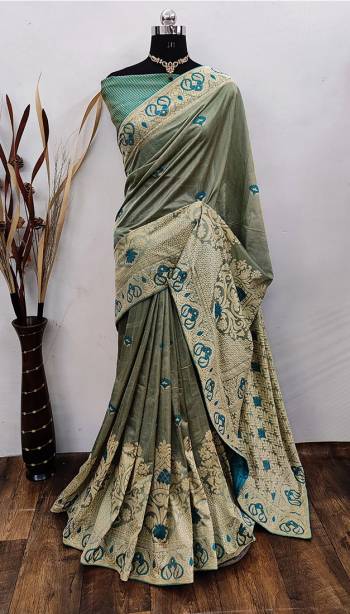 Garb This Pretty Angelic Look Wearing This Weving Jacquard Designer Saree In Fine Color Paired With Blouse. This Saree Is Fabricated On Soft Silk Paired With Soft Silk Fabricated Blouse. Its Pretty Color Pallete Will Give An Attractive Look To Your Personality. 