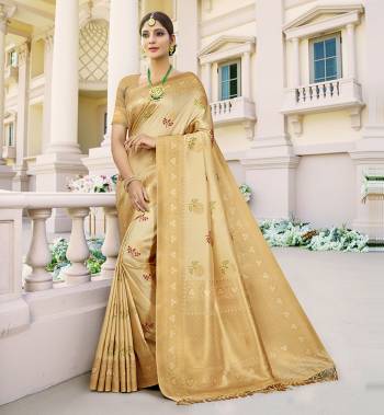 Adorn The Pretty Angelic Look Wearing This Heavy Weving Designer Saree With Blouse. This Saree Is Fabricated On Banarasi Silk Paired With Banarasi Silk Fabricated Blouse. Its Pretty Color Pallete Will Give An Attractive Look To Your Personality. 