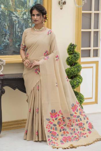 Rich Look This Pretty Elegant Looking Designer Party Wear Saree In Light Color Paired With Blouse. This Saree And Blouse Are Linen Cotton Based With Fanct Designer Printed Beautified Saree. Buy Now.