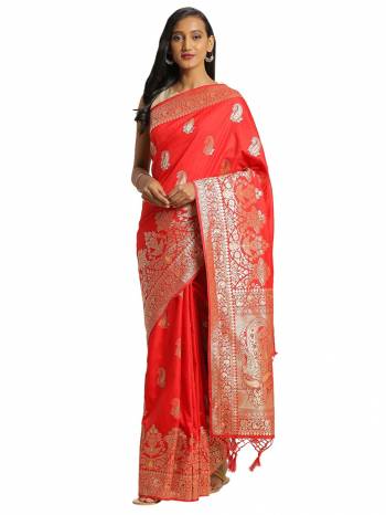 Celebrate This Festive Season In This Very Pretty Fine Colored Designer Saree Paired With Contrasting Blouse. This Saree and Blouse Are Banarasi Silk Based Beautified With Detailed Wevon Heavy Deasigner Work. 