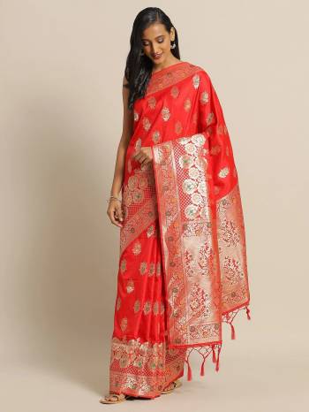 Celebrate This Festive Season In This Very Pretty Fine Colored Designer Saree Paired With Blouse. This Saree and Blouse Are Banarasi Silk Based Beautified With Detailed Wevon Heavy Deasigner Work. 