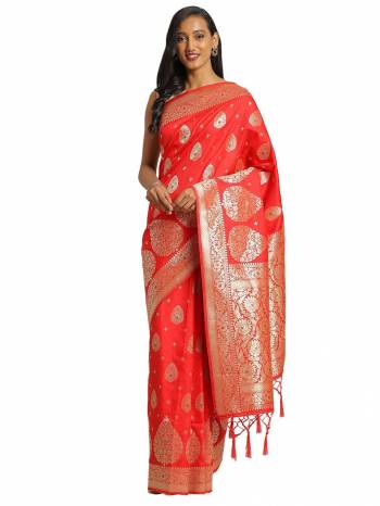 Celebrate This Festive Season In This Very Pretty Fine Colored Designer Saree Paired With Contrasting Blouse. This Saree and Blouse Are Banarasi Silk Based Beautified With Detailed Wevon Heavy Deasigner Work. 