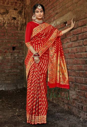 Adorn The Pretty Angelic Look Wearing This Heavy Wevon Designer Saree In Fine Color Paired With Blouse. This Saree Is Fabricated On Banarasi Silk Paired With Banarasi Silk Fabricated Blouse. Its Pretty Color Pallete Will Give An Attractive Look To Your Personality. 