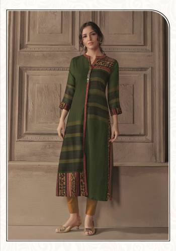 Attrective Look This Designer Readymade Kurti In Fine Color Fabricated On Blend Cotton. It Is Beautified With Designer Printed. For A Festive And Partywear Designer Kurti. Buy Now.