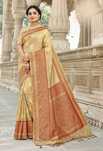 Rich Look This Pretty Elegant Looking Designer Party Wear Saree In Fine Light Color Paired With Blouse. This Saree Are Banarasi Silk And Blouse Are Banarasi Silk With Hand Wevon Designer Work Saree And Blouse Beautified Saree. Buy Now.