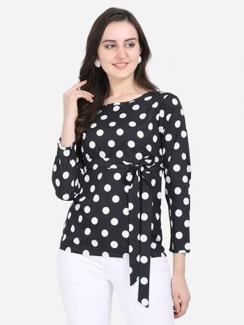 Attrective Look This Readymade Kurti In Fine Color Fabricated On American Crepe Beautified With Digital Printed. It Is Light In Weight And Easy To Carry All Day Long. 