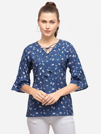 Attrective Look This Readymade Kurti In Fine Color Fabricated On American Crepe Beautified With Digital Printed. It Is Light In Weight And Easy To Carry All Day Long. 