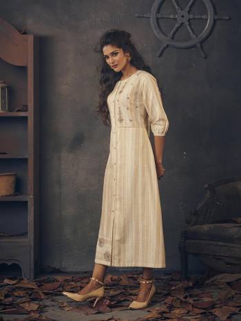 Attrective Look This Designer Readymade Kurti In Fine Color Fabricated On Blend Cotton. It Is Beautified With Designer Style. For A Festive And Partywear Designer Kurti. Buy Now.