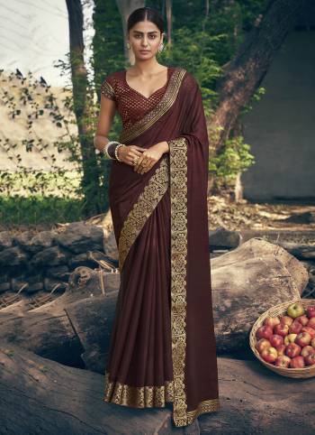 Adorn The Pretty Angelic Look Wearing This Heavy Jacquard Border And Blouse Designer Saree In Fine Color Paired With Matching Blouse. This Saree Is Fabricated On Chiffon Paired With Broket Fabricated Blouse. Its Pretty Color Pallete Will Give An Attractive Look To Your Personality. 