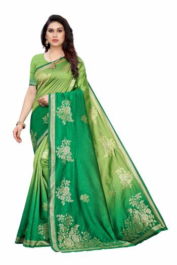 Adorn The Pretty Angelic Look Wearing This Heavy Wevon Designer Saree In Fine Color Paired With Blouse. This Saree Is Fabricated On Lichi Silk Paired With Blouse. Its Pretty Color Pallete Will Give An Attractive Look To Your Personality. 