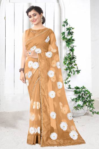 Celebrate This Festive Season In This Very Pretty Designer Saree Paired With Blouse. This Saree Are Mono Net and Blouse Are Banglori Silk Based Beautified With Detailed Embroidery. 