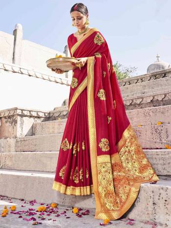 Adorn The Pretty Angelic Look Wearing This Heavy Designer Saree In Fine Color Paired With Contrasting Blouse. This Saree Is Fabricated On Dola Silk Paired With Jacquard Silk Fabricated Blouse. Its Pretty Color Pallete Will Give An Attractive Look To Your Personality. 