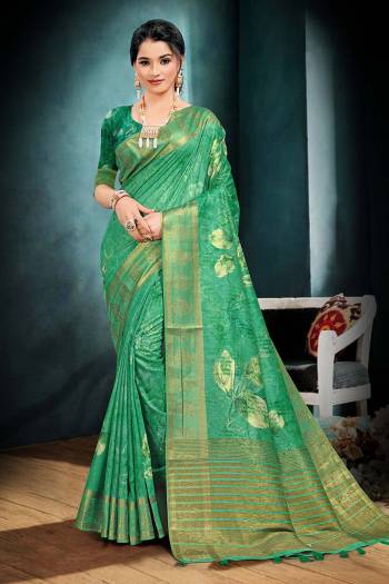 Garb This Party Wear Saree Are Fine Saree Paired With Blouse.This Heavy Wevon Designer With Digital Printed Saree And Blouse Are South Cotton Fabric. Buy This Pretty Saree Now.