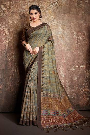 This Party Wear Saree Are Fine Saree Paired With Blouse.This Heavy Wevon Designer With Digital Printed Saree And Blouse Are Green Silk Fabric. Buy This Pretty Saree Now.