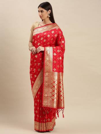 Garb This Partywear Saree Are Fine Saree Paired With Blouse.  This Heavy Designer Weaving Work Saree And Blouse Are Banarasi Silk Based Fabric. Buy This Pretty Saree Now.