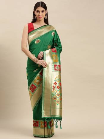 Garb This Partywear Saree Are Fine Saree Paired With Blouse.  This Heavy Designer Weaving Work Saree And Blouse Are Banarasi Silk Based Fabric. Buy This Pretty Saree Now.