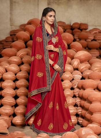 Look Attractive Wearing This Fine Colored Saree Paired With Blouse.This Heavy Designer Saree Is Vichitra Silk Based And Art Silk Blouse Which Gives A Rich Look To Your Personality. Buy This Pretty Saree Now.