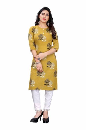 Attrective This Designer Readymade Kurti Pant In Fine Color Fabricated On Slub Cotton With Designer Abstract Print. It Is Beautified With Designer Lining Work And You Can Pair This Up For A Stylist Look. Buy Now.