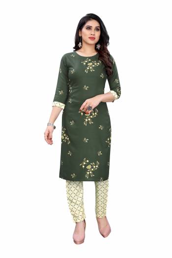 Attrective This Designer Readymade Kurti Pant In Fine Color Fabricated On Slub Cotton With Designer Flower Print. It Is Beautified With Designer Lining Work And You Can Pair This Up For A Stylist Look. Buy Now.