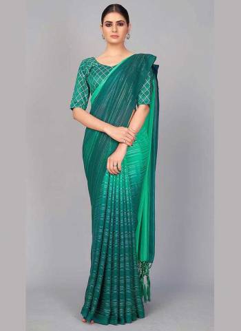 Garb This Partywear Saree Are Fine Pedding Color Saree Paired With Blouse.This Designer Wevon Lining Saree And Blouse Are Silk Blend Fabric. Which Gives A Rich Look To Your Personality. Buy This Pretty Saree Now.